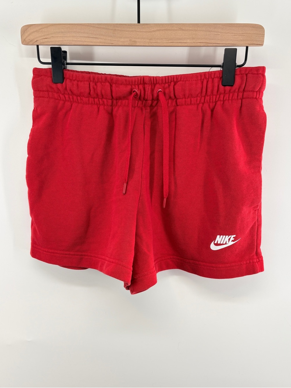 Nike Sportswear Club Fleece Women's Mid-Rise Shorts University Red